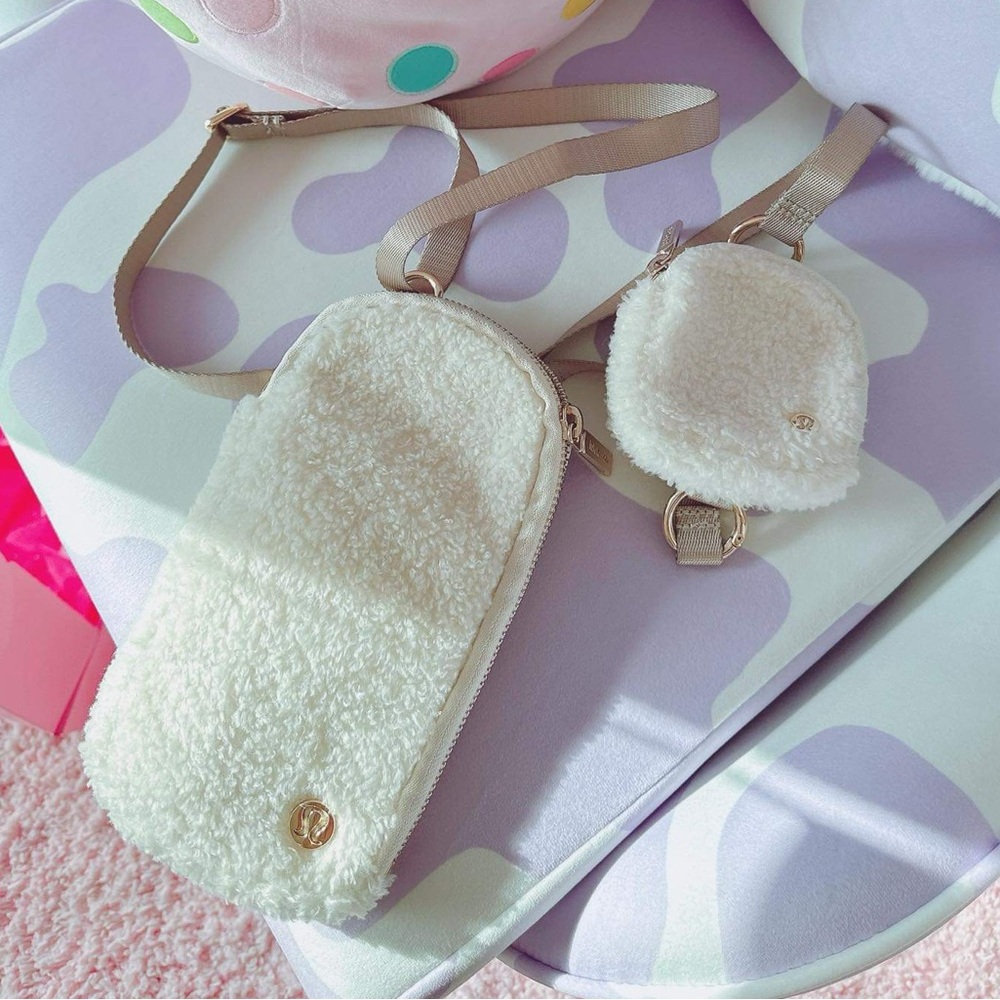 UFT Lululemon Sherpa Fleece Modular Phone Crossbody Light Ivory White
